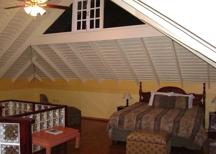 At The Ridge Hotel 3*