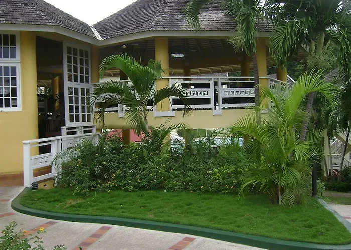 Hotel At The Ridge 3*