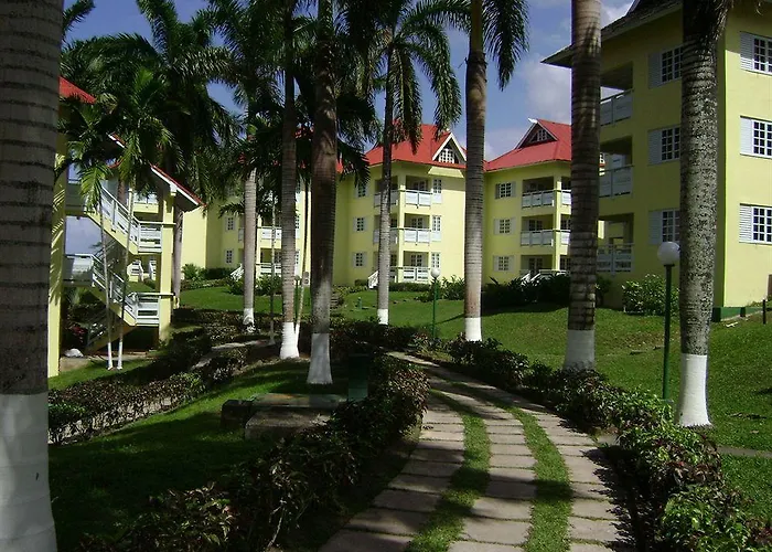 Hotel At The Ridge Ocho Rios