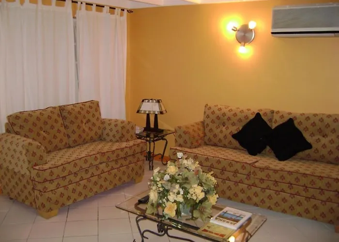 At The Ridge Hotel 3*