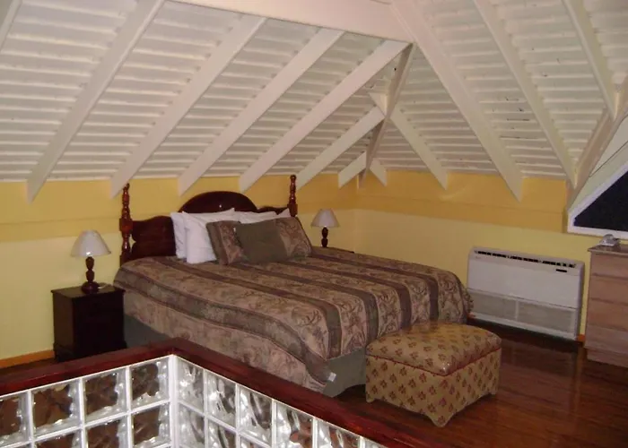 Hotel At The Ridge 3*