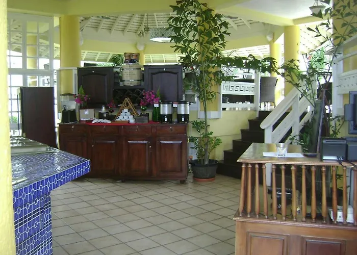 At The Ridge Hotel 3*