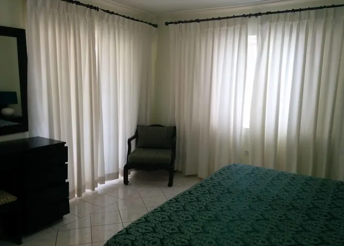 Hotel At The Ridge Ocho Rios