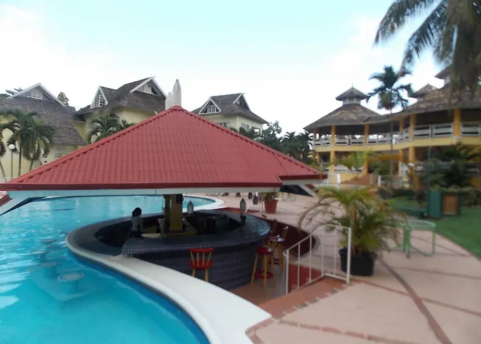 Hotel At The Ridge Ocho Rios