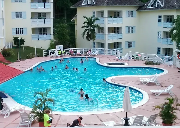Hotel At The Ridge 3*